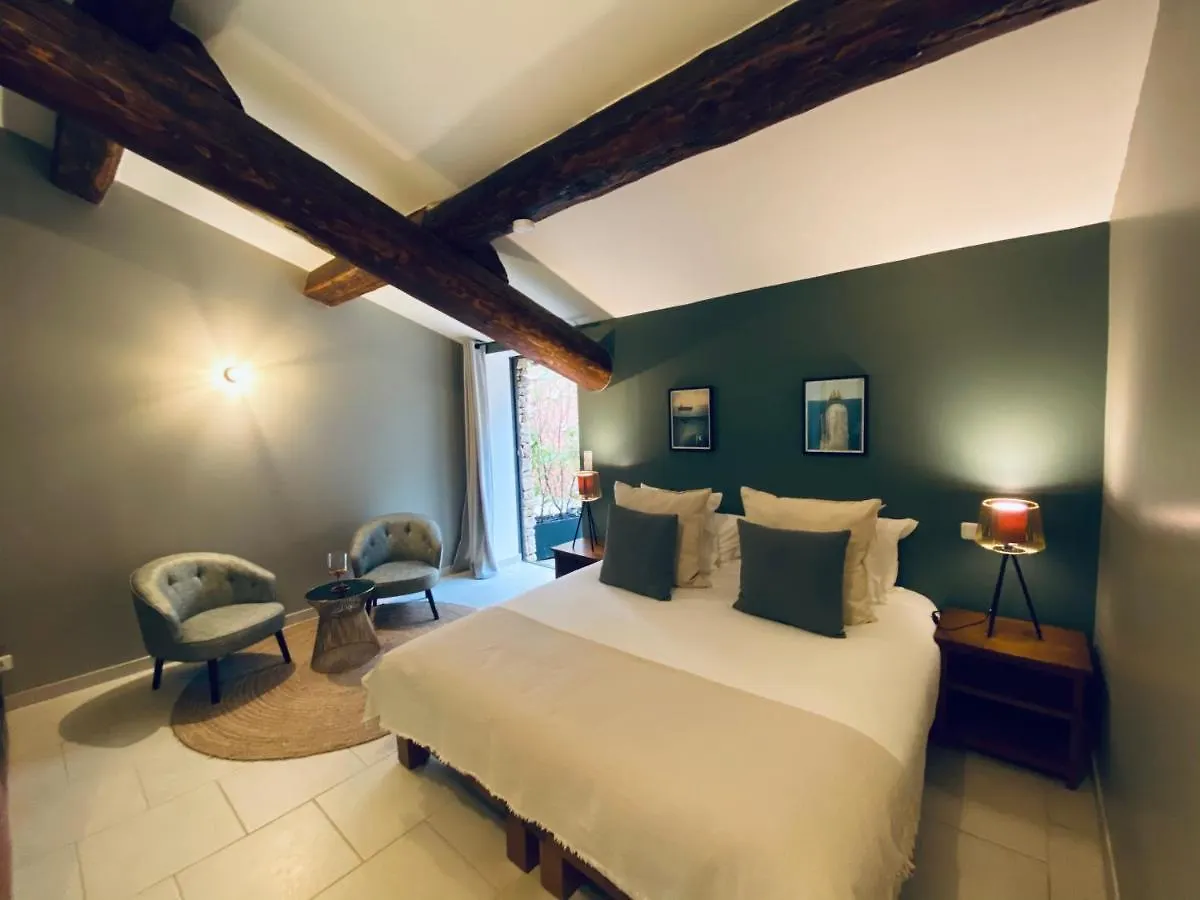 Le Jas De Joucas Hotel-Restaurant