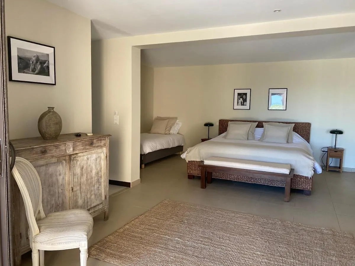 Le Jas De Joucas Hotel-Restaurant 4*,