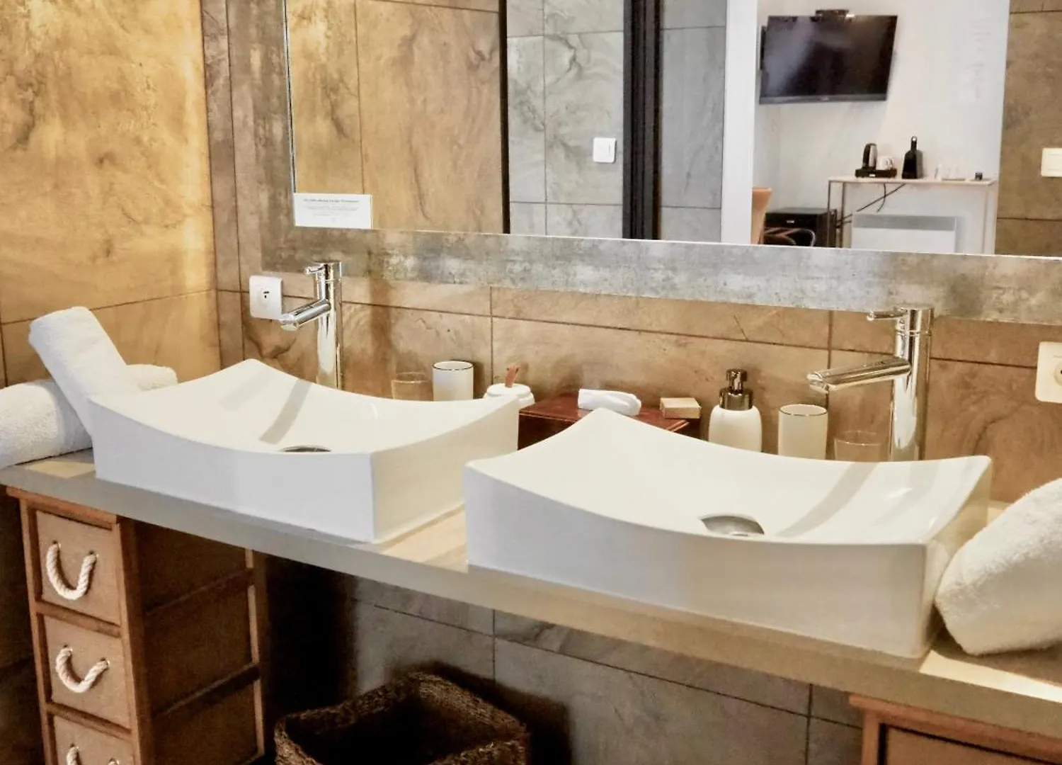 Le Jas De Joucas Hotel-Restaurant 4*,  France
